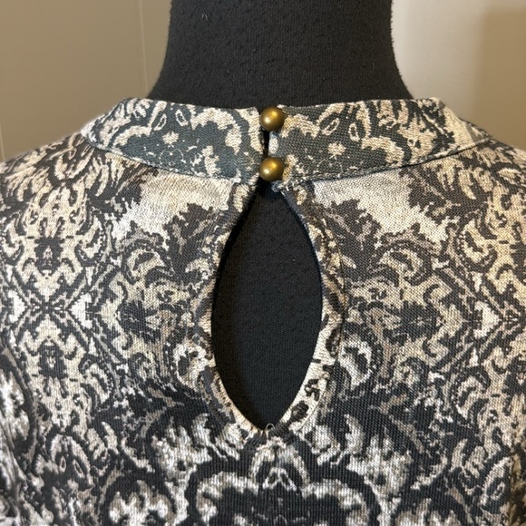 NWT Style & Co. Women’s Small Long Sleeve Chest Cutout Back Slit and Button - Picture 5 of 8